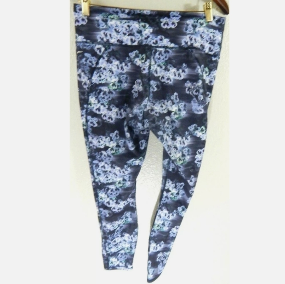 Fabletics Pureluxe Black‎ Purple Floral Printed Leggings - Picture 3 of 5
